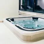 Whata View Alezzi 公寓 那沃达利